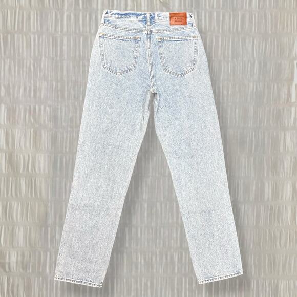 Abercrombie & Fitch 90’s Loose High-Waisted Light Wash Jeans - Women’s 28 x 34 - Picture 2 of 8